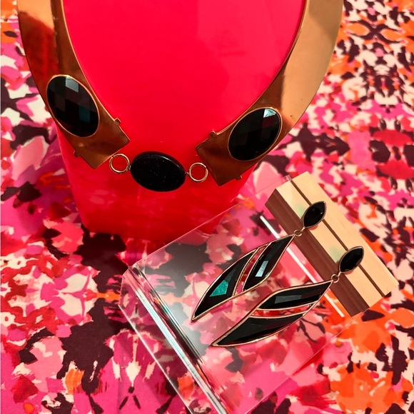 🍓Vintage Black and Gold Statement Necklace and Earrings Set - Picture 1 of 3